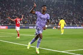 Com gols de Vini e Rodrygo, Real goleia e está na final do Mundial