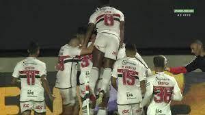 Rafael brilha, e São Paulo vence América-MG por 3 a 0 na estreia de Dorival. Veja