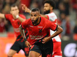 Athletico-PR vira sobre o CRB e se classifica nos pênaltis às oitavas da Copa do Brasil. Veja