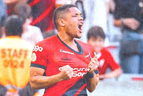 Corinthians perde para Athletico e corre risco de entrar no Z-4. Veja