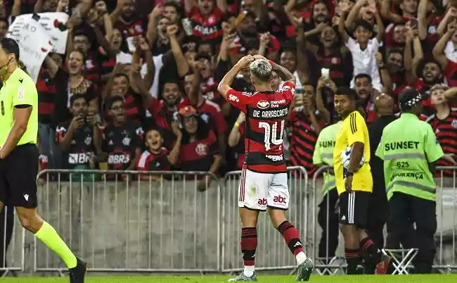 Gabigol e Arrascaeta marcam, e Flamengo vence o Fortaleza no Brasileirão. Veja