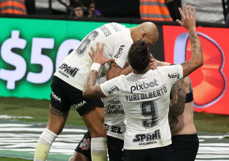 Cássio dá show, e Corinthians avança à semi da Copa do Brasil nos pênaltis. Veja