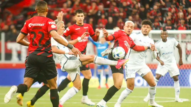 Em jogo de seis gols, Athletico e Cruzeiro empatam em Curitiba. Veja