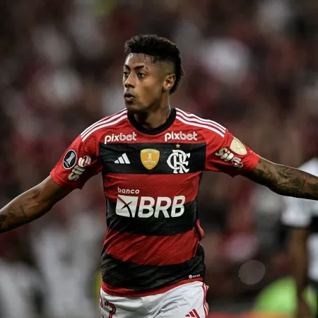 Flamengo bate Olimpia com gol de BH e larga na frente na Libertadores. Veja