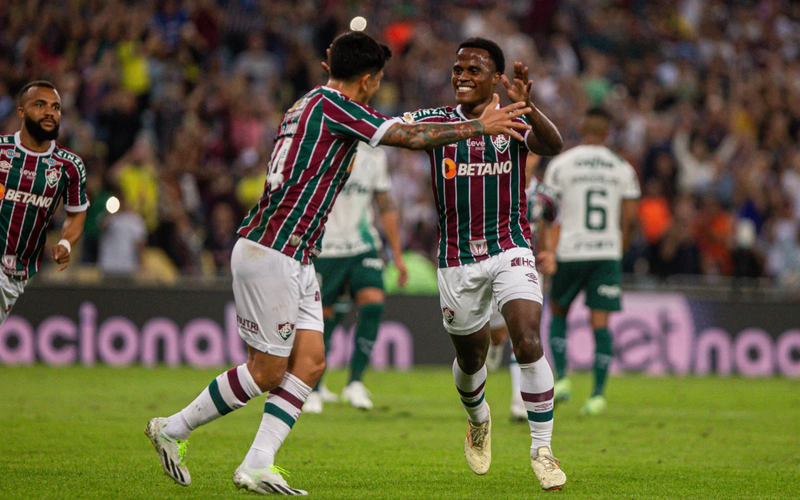 Fluminense mantém invencibilidade no Maracanã, vence Palmeiras e volta ao G-4. Veja