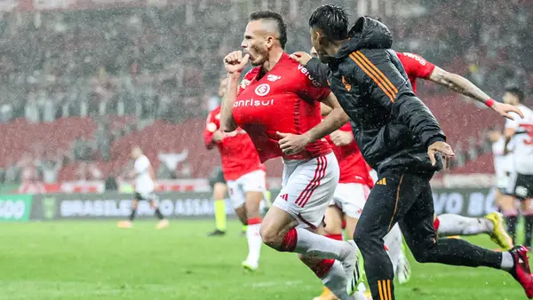 Internacional vira contra São Paulo e acaba com jejum no Brasileirão. Veja