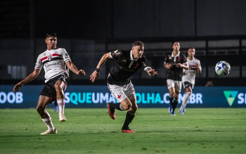 Vasco empata com o São Paulo e dorme fora da zona de rebaixamento. Veja