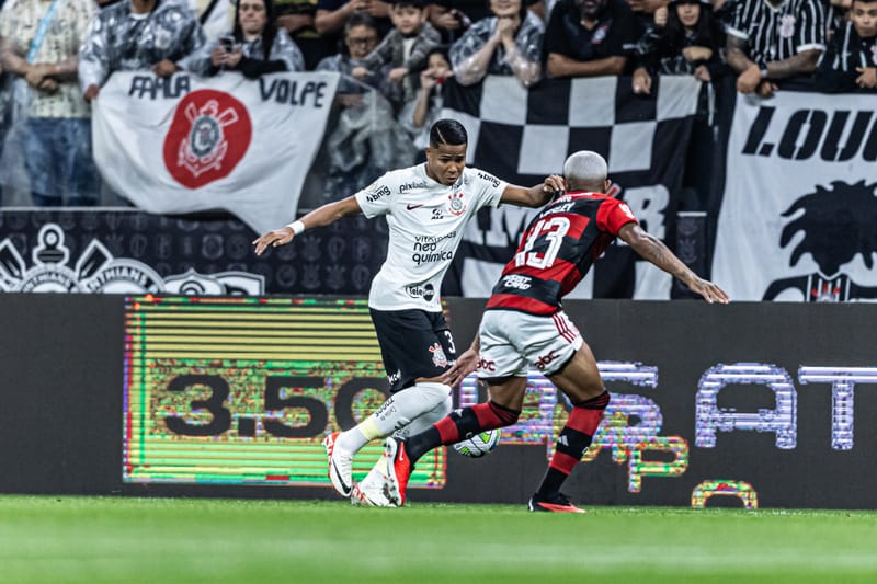 Sob chuva intensa em Itaquera, Corinthians e Flamengo ficam no empate pelo Brasileirão. Veja