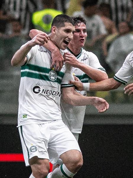 Coritiba vira sobre o Atlético-MG e sai da lanterna do Brasileirão. Veja