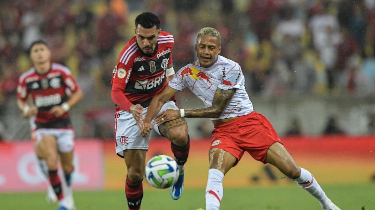 Flamengo vence o Bragantino, volta ao G-4 e mantém briga por título do Brasileirão. Veja