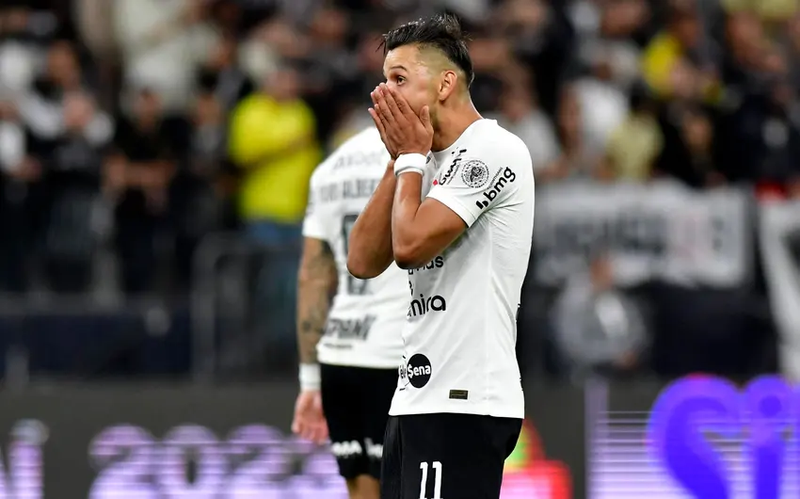 Corinthians é goleado pelo Bahia em casa, sob vaias da torcida. Veja