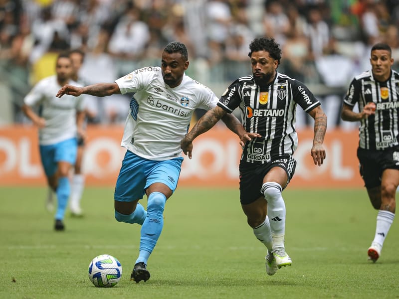 Galo goleia o Grêmio, entra no G-4 e mantém viva chance de título. Veja