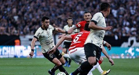 Inter vence Corinthians na despedida de Fábio Santos e garante vaga na Sula. Veja