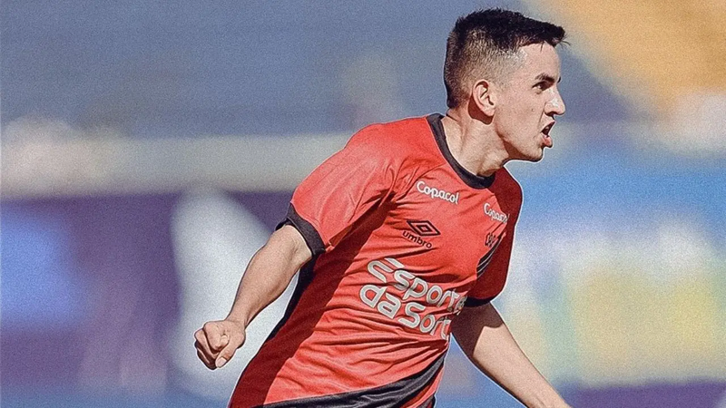 LEC começa ganhando, mas perde para o Athletico Paranaense no Estádio do Café. Veja