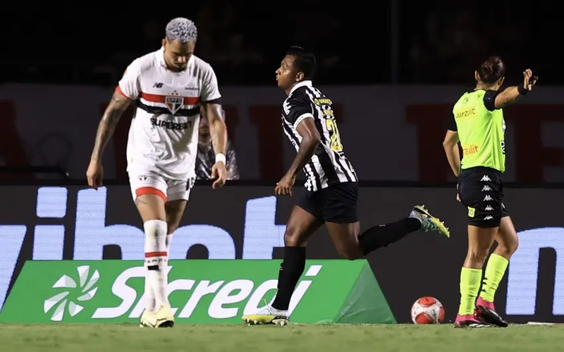 Santos vence o São Paulo e encaminha vaga ao mata-mata do Paulistão. Veja