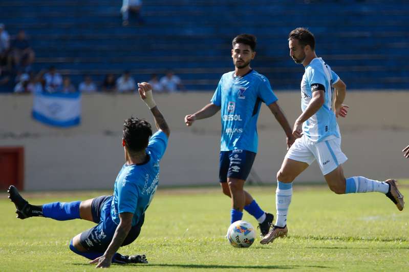 Londrina ganha do Azuriz no Estádio do Café e escapa da zona de rebaixamento. Veja