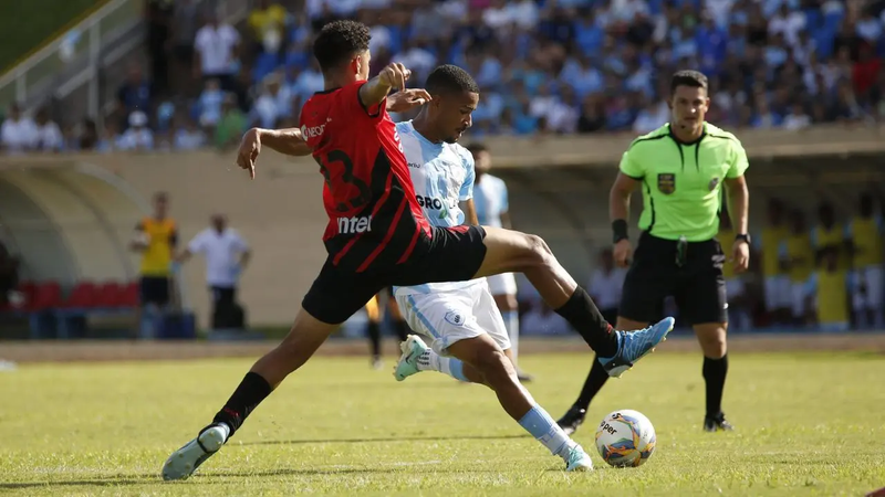 Londrina EC vence o Athletico pelas quartas de final no Estádio do Café. Veja