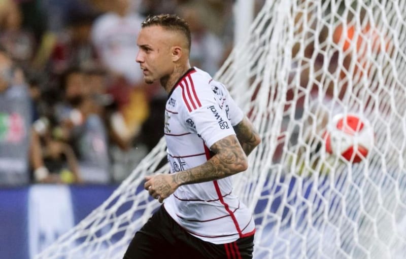 Flamengo faz 2 a 0 no Fluminense e encaminha vaga à final. Veja