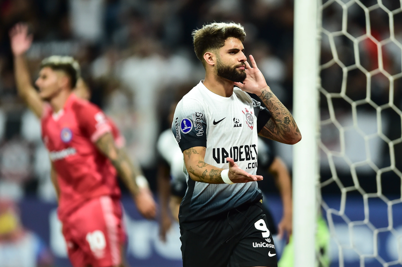 Corinthians goleia Argentinos Jrs. e decide ida às oitavas da Sul-Americana em casa. Veja