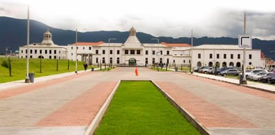 Aportes del Dr. Mariano Gálvez en el campo educativo.