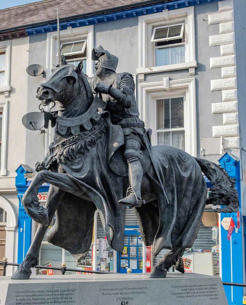 Owain Glyndwr Statue