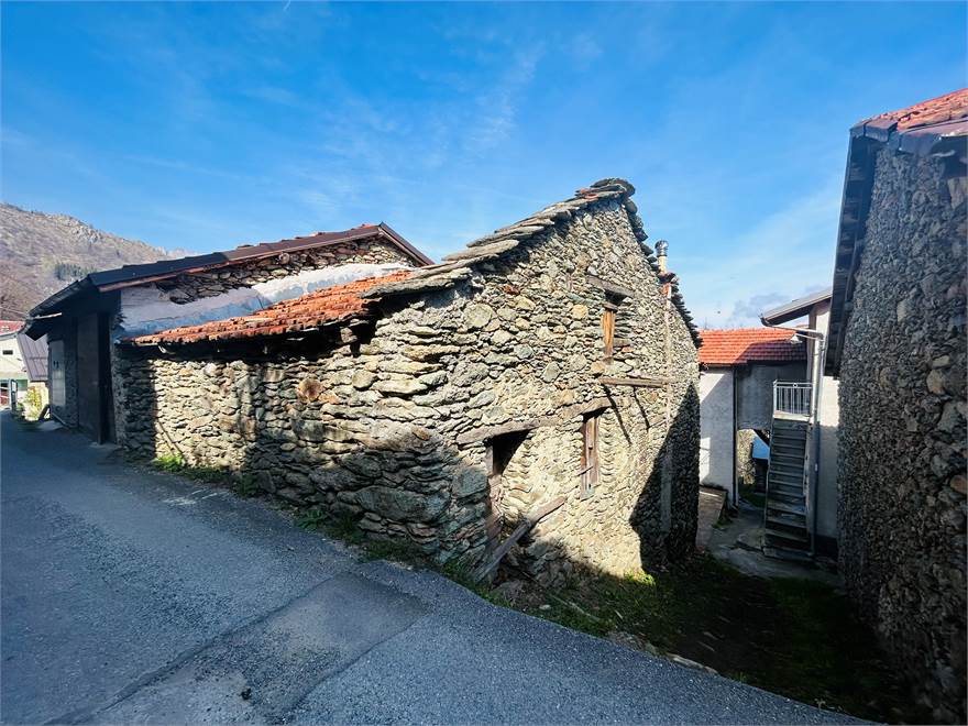 Beautiful  Traditional One  Bedroom Village House which will be totally renovated and refurbished $48,000