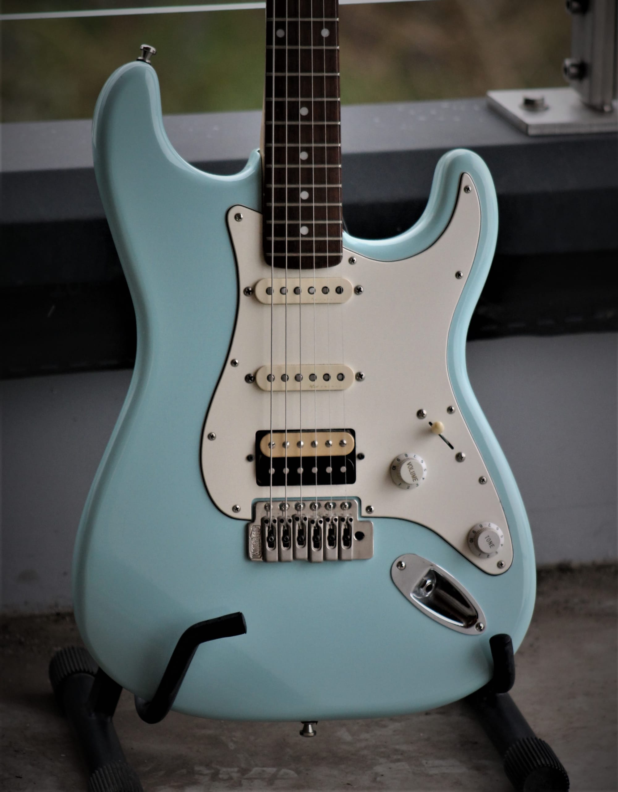 Carson Strat Daphne Blue