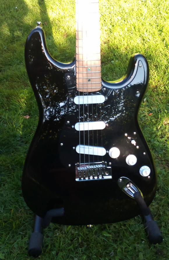 Fender Lite Ash Strat Black (sold)