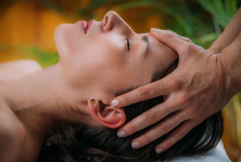 Massage crâne, visage et décolleté 20 min