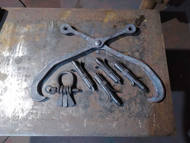 Talla en piedra y forjado de sus herramientas (semana)