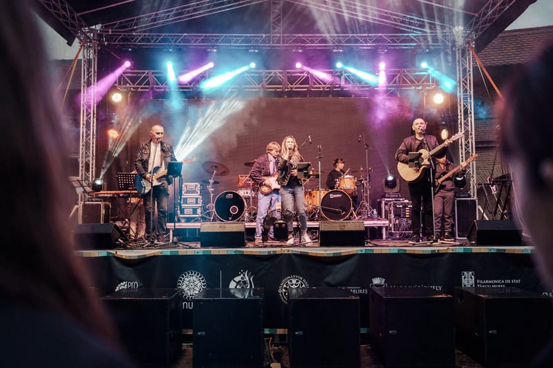 Szombateste | Dicsőítő Est