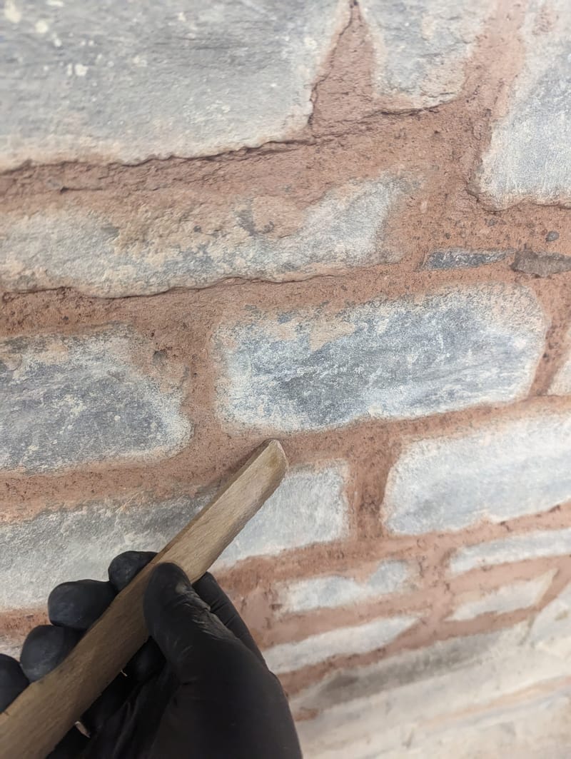 Traditional and modern lime plastering and pointing