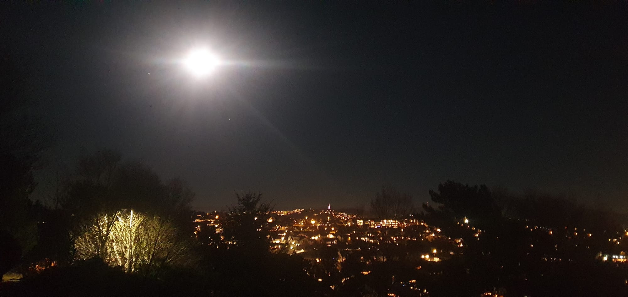 Moon shine over Stavanger and Sola Tananger 07.12.2022   -7 and frost