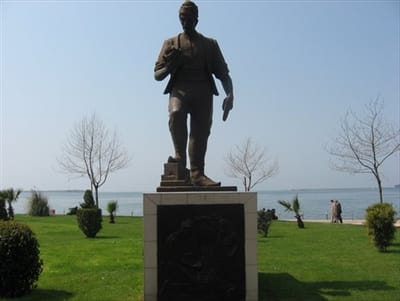 ILK KÖMÜR ÇATALAĞZI`NDA MI BULUNDU ?