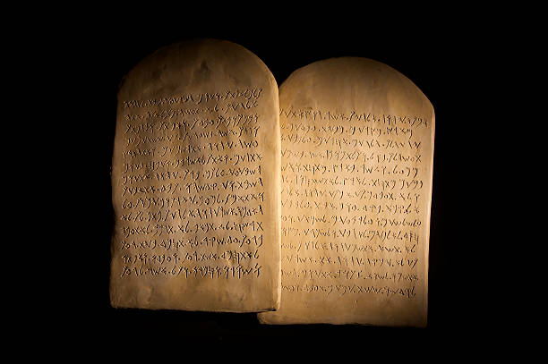 THE STORY BEHIND: THE 10 COMMANDMENTS עֲשֶרֶת הַדְּבָרִים ('Aseret HaDevarim)