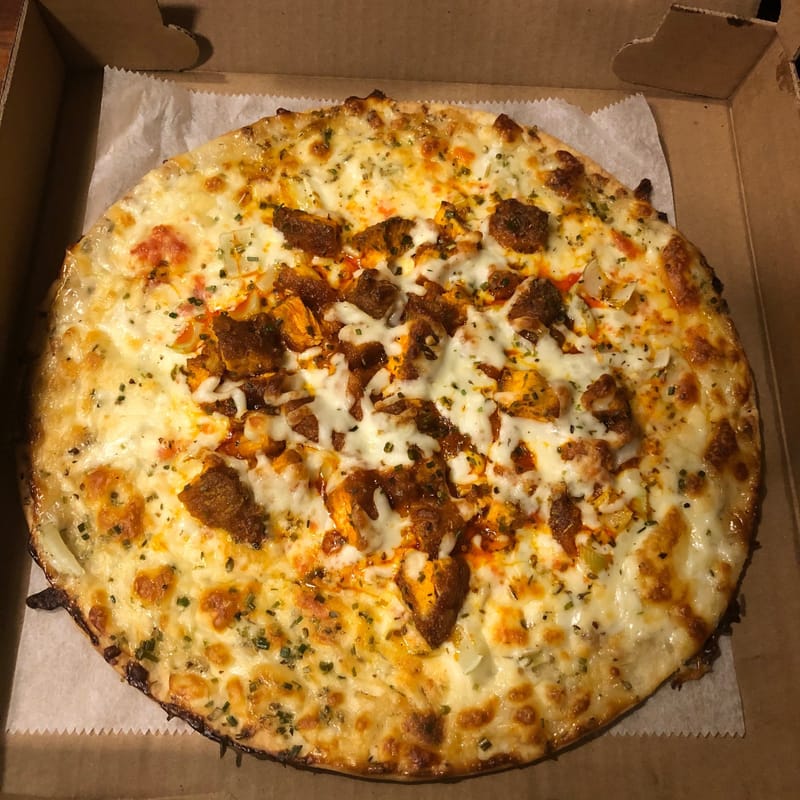 12" BUFFALO CHICKEN PIZZA