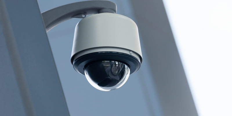 מצלמות אבטחה ומערכות הקלטה
