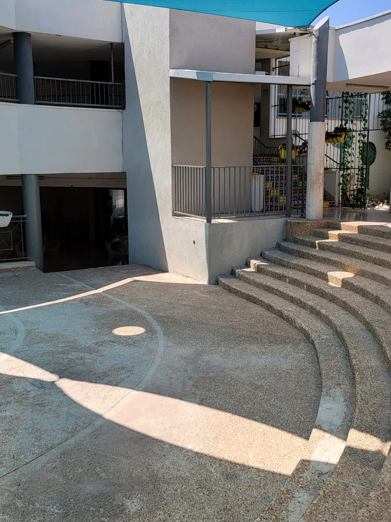 פרגולה וסככה