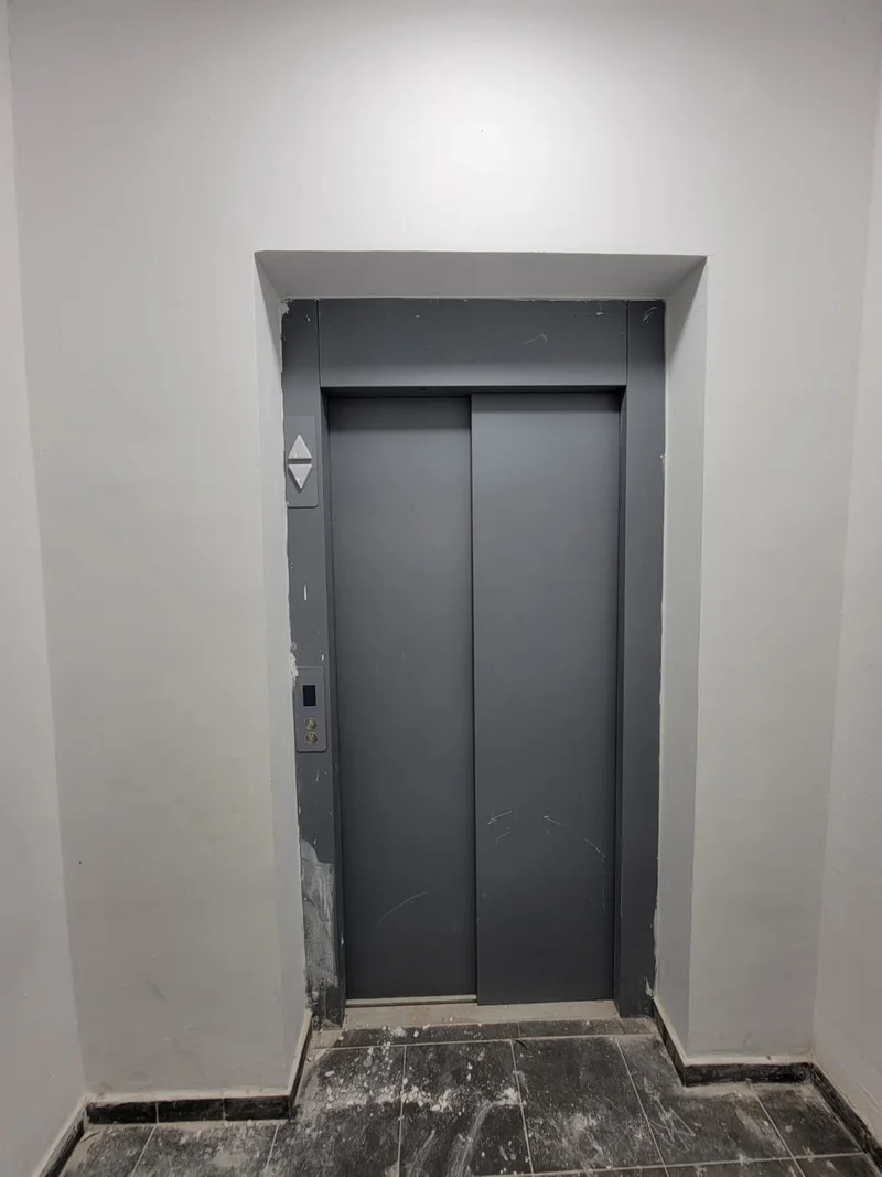 מעלית מוכנה, מעלית בהכנה , רמפה מברזל,פיר מעלית