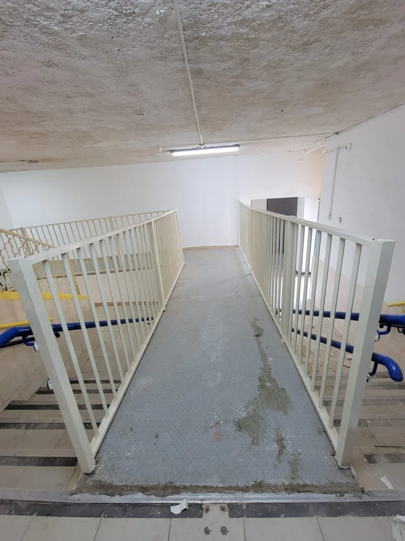 מעלית מוכנה, מעלית בהכנה , רמפה מברזל,פיר מעלית