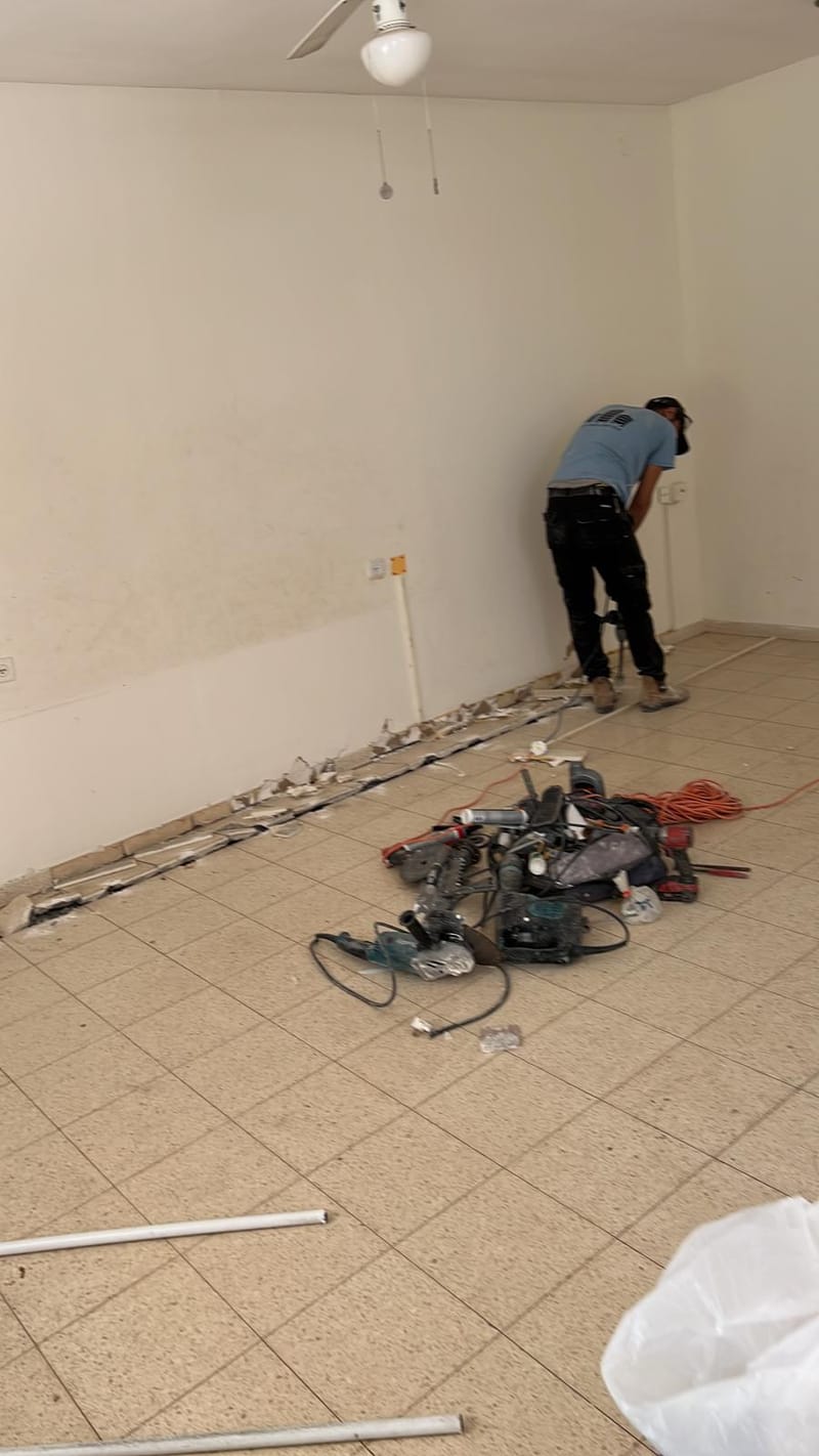 שיפוץ בית קיבוץ חצרים