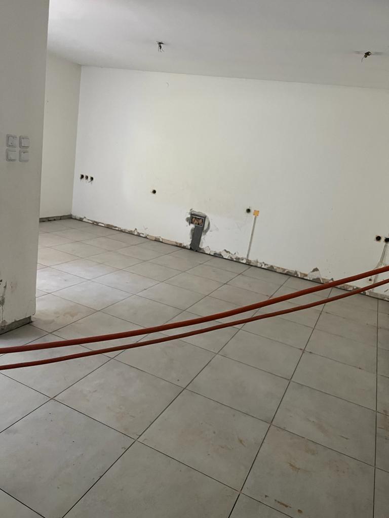 שיפוץ בית קיבוץ חצרים