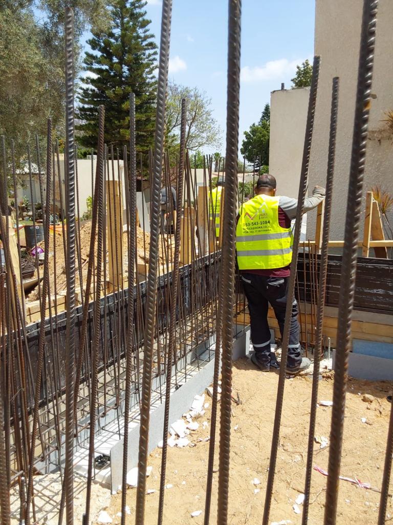 קיבוץ חצרים 