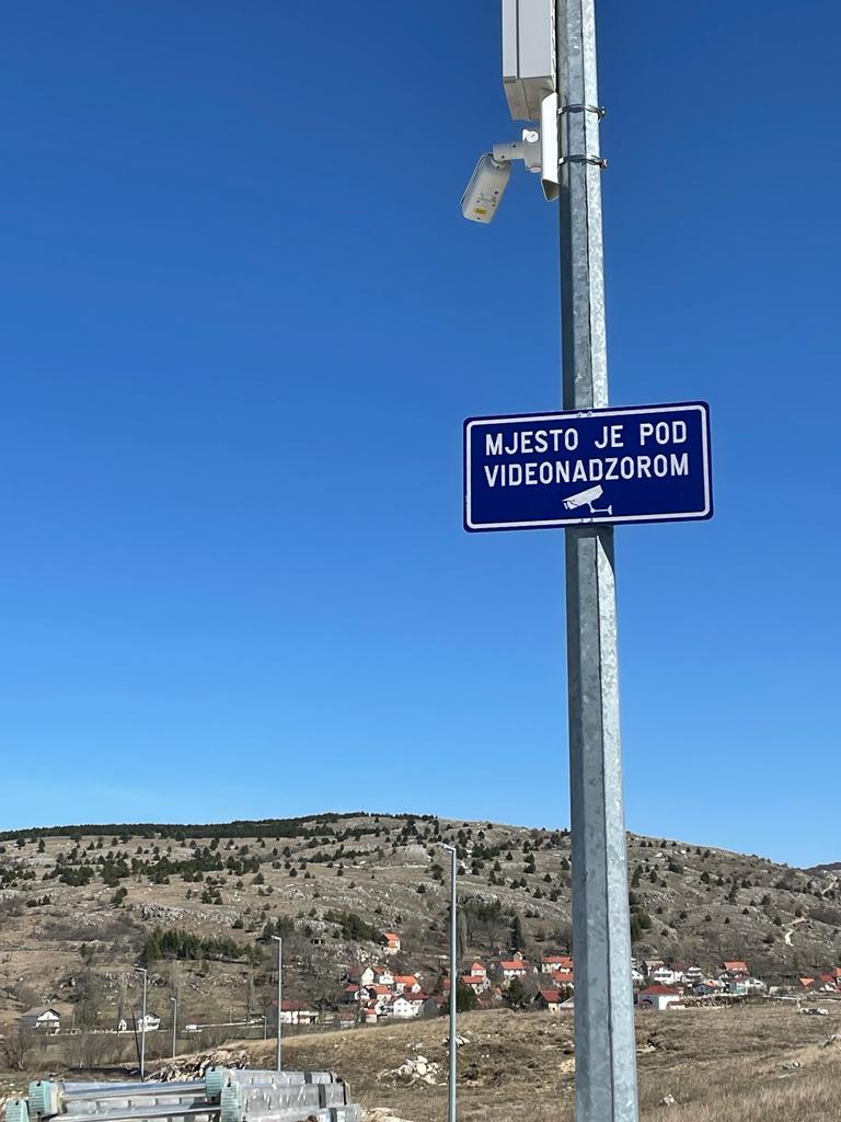 Postavljene nadzorne kamere na ulazima u selo