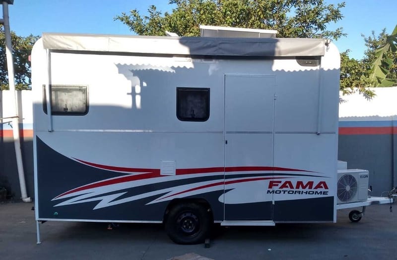 TRAILER FAMA 300