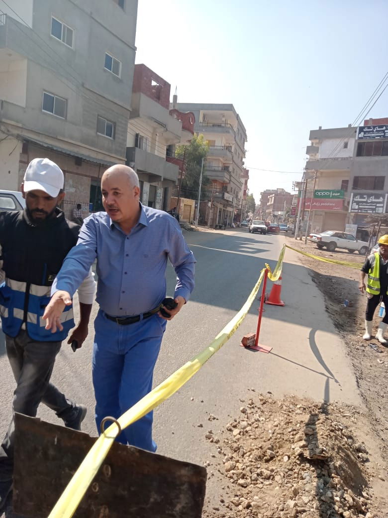 معجل يشهد اعمال مد كابلات الكهرباء بسعود ضمن مبادرة حياه كريمه بالشرقيه