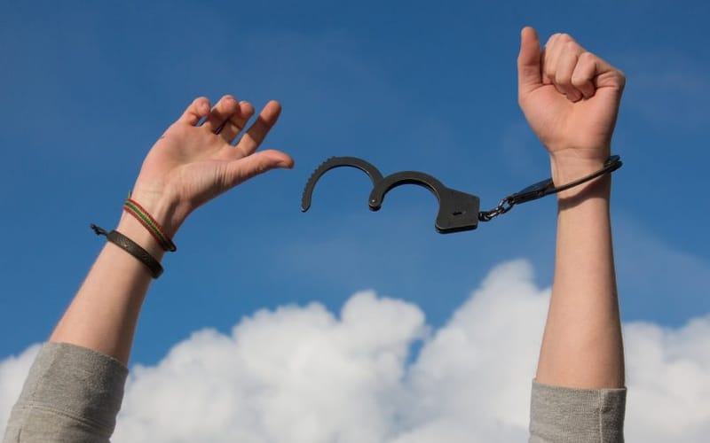 ¿Cómo eliminar tu esperanza en un mal amor que sufre de apego?