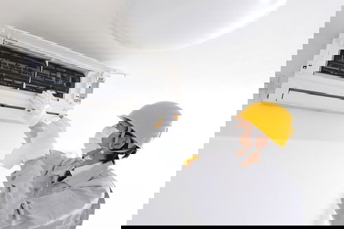 تنظيف وتعقيم المكيفات