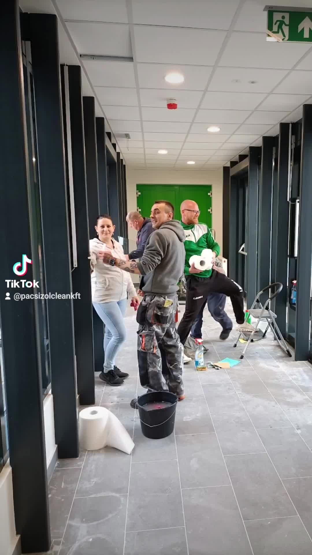 Rendörség új épületének átadás előtti takarítása Sopron