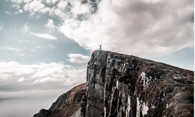 Uçurum/Elif Akşahin